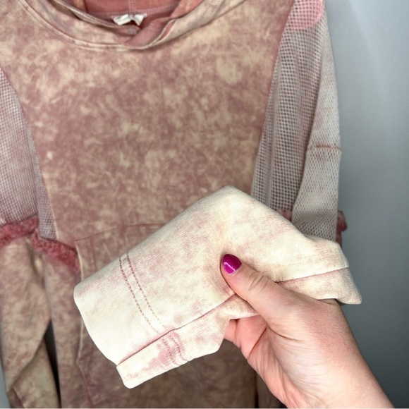 Bibi Pink Fishnet Accent Batwing Fringe Contemporary Pullover Sweatshirt Medium - Picture 4 of 15